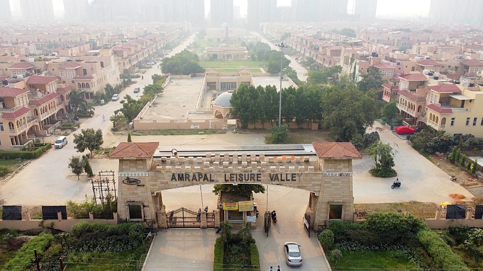 Amrapali Leisure Valley Villas  